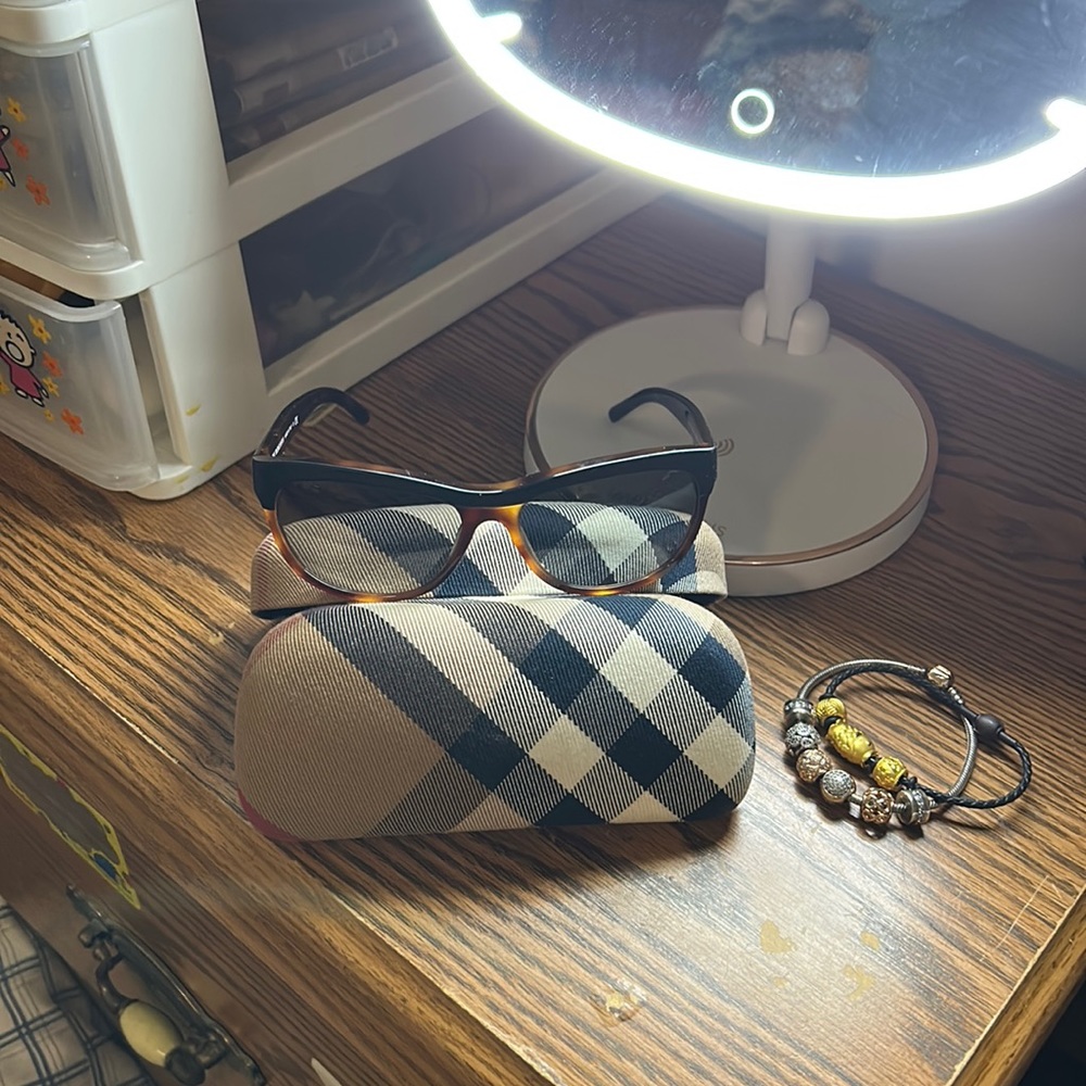Burberry sun glasses